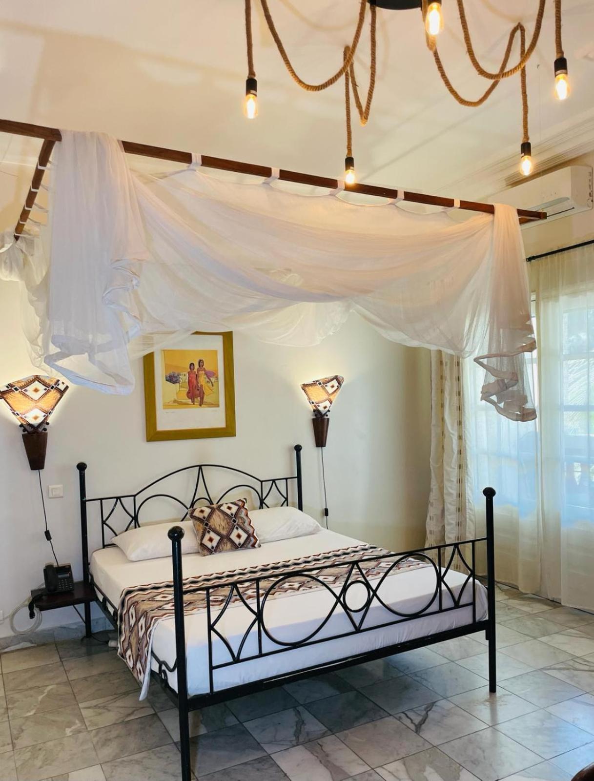 Le Lodge Des Almadies Dakar Exterior photo